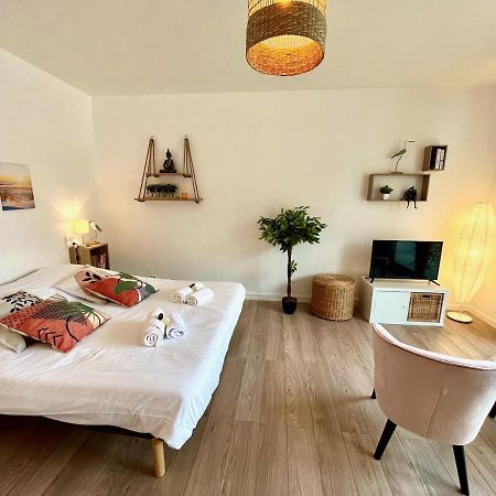 Nihal, Studio Proche Zenith Avec Parking Et Balcon Caen Eksteriør billede
